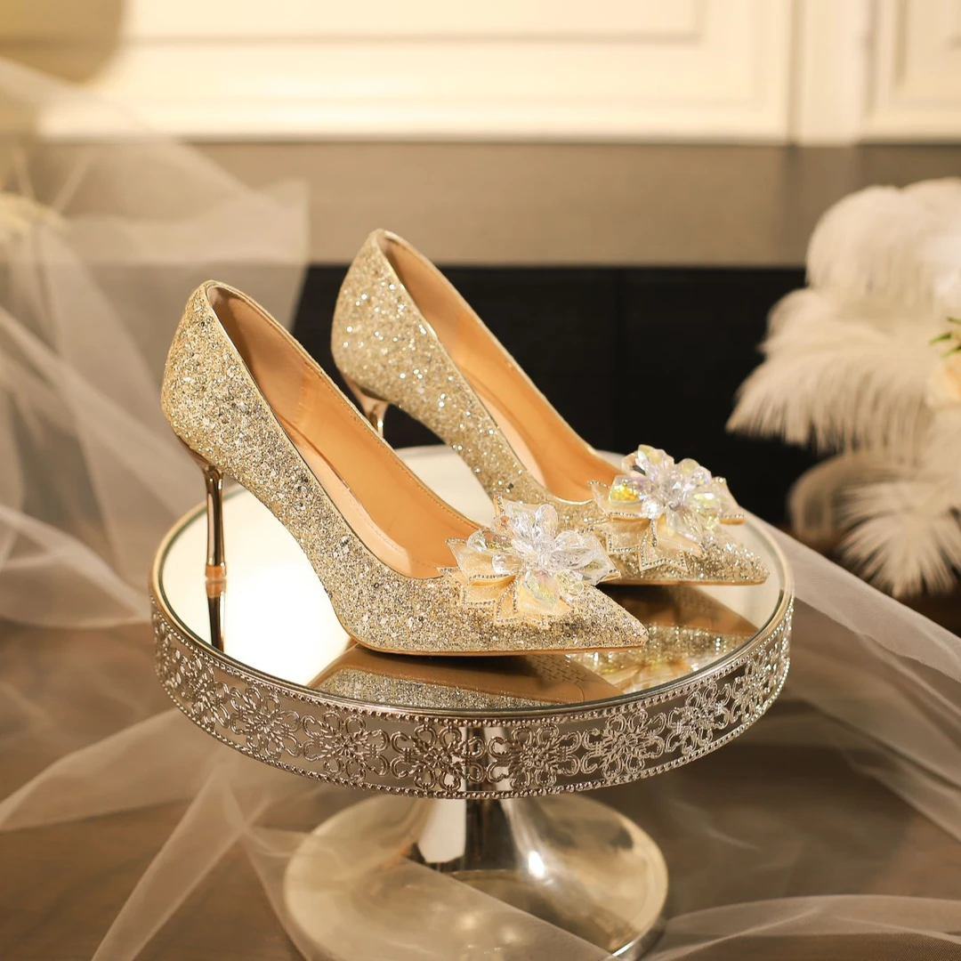 气质香槟色新款水晶新娘鞋主婚纱秀禾宴会结婚鞋细高跟鞋成人礼