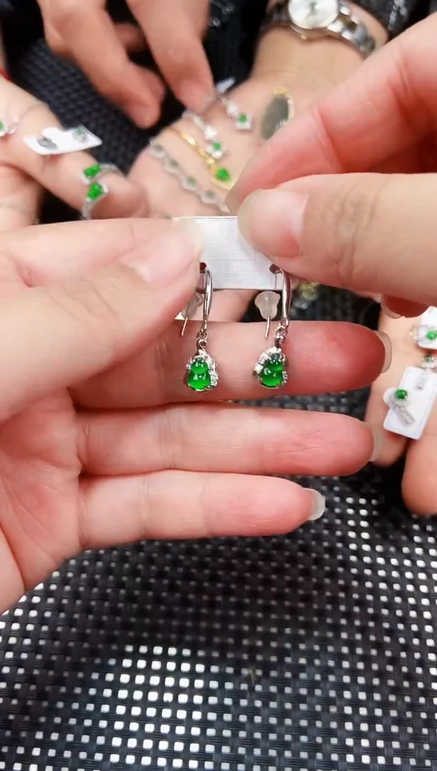 【闪购商品】翡翠耳饰未镶嵌11111111