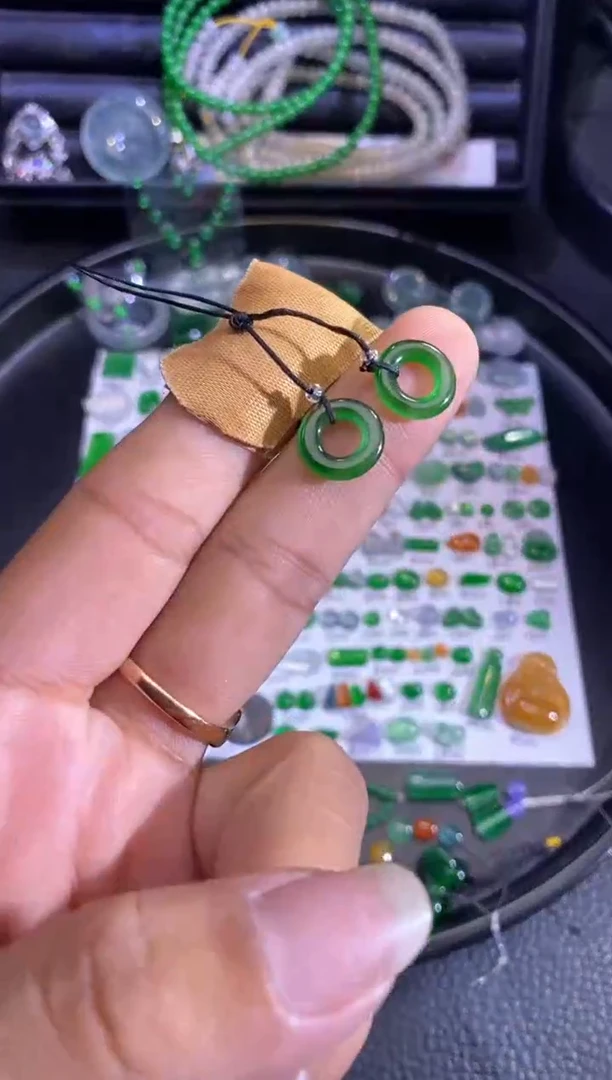 未镶嵌挂件翡翠圈