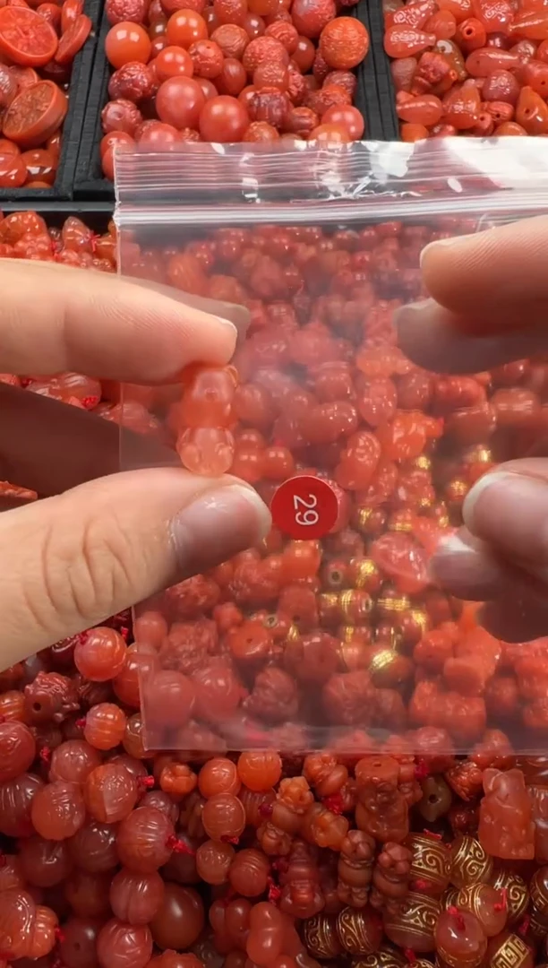 【闪购商品】南红玛瑙颈饰未镶嵌1