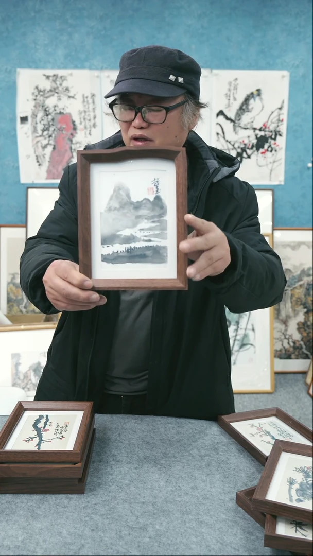 【闪购商品】国画8寸郑志超老师木质摆台