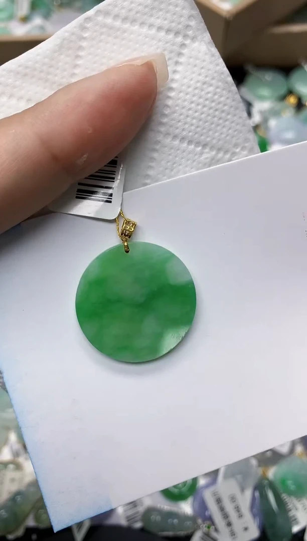 颈饰18K金镶嵌翡翠1111111111
