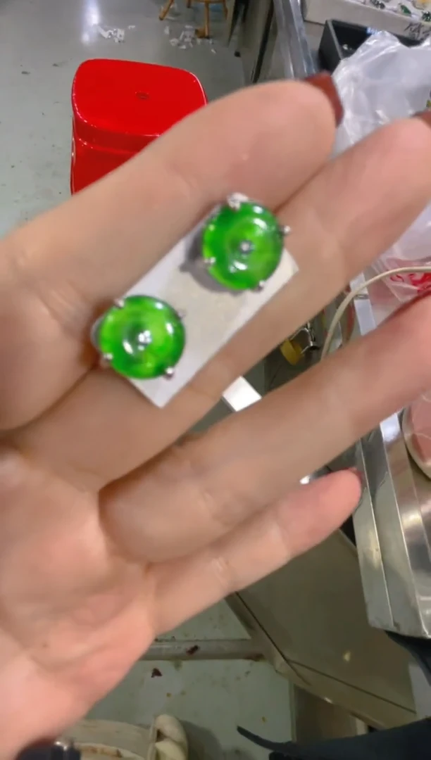 翡翠未镶嵌耳饰天然A货翡翠（多样性发货拍一件发件）