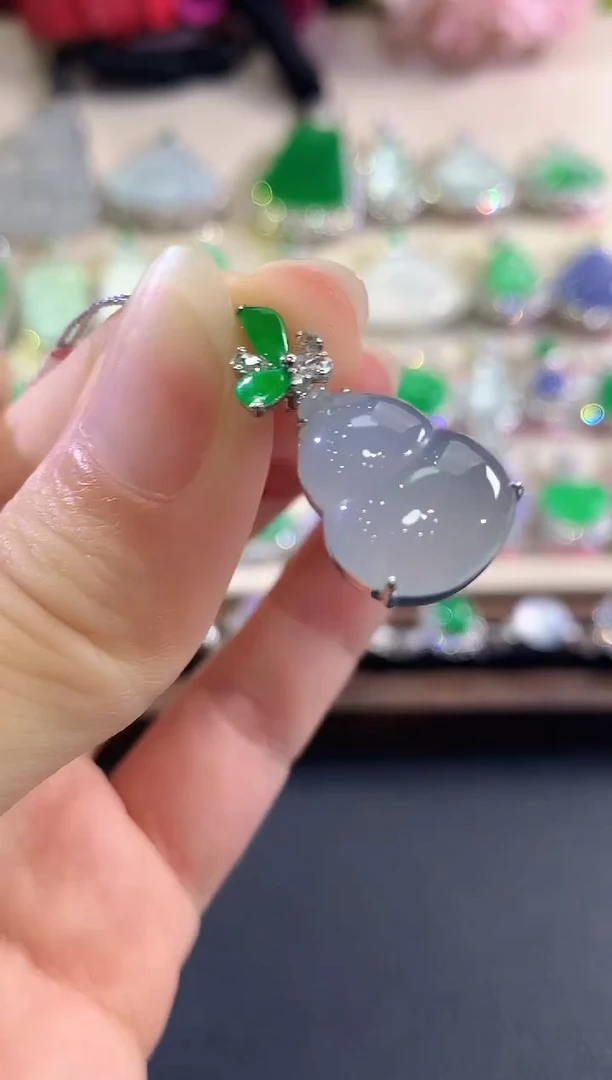 吊坠(不含链)18K金镶嵌翡翠B63