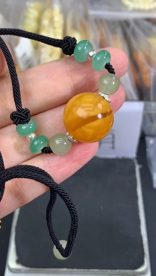 蜜蜡未镶嵌珠宝奇石16