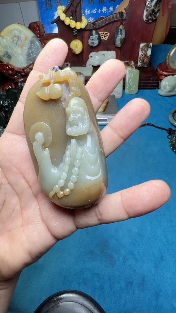 和田玉未镶嵌把件-