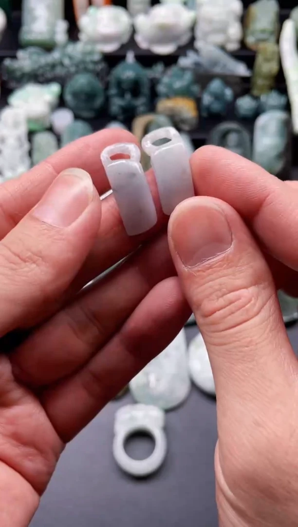 颈饰未镶嵌翡翠8  天然翡翠a货