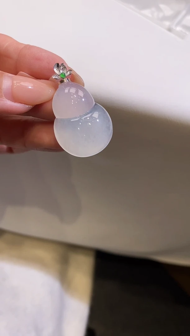 吊坠(不含链)18K金镶嵌翡翠葫芦