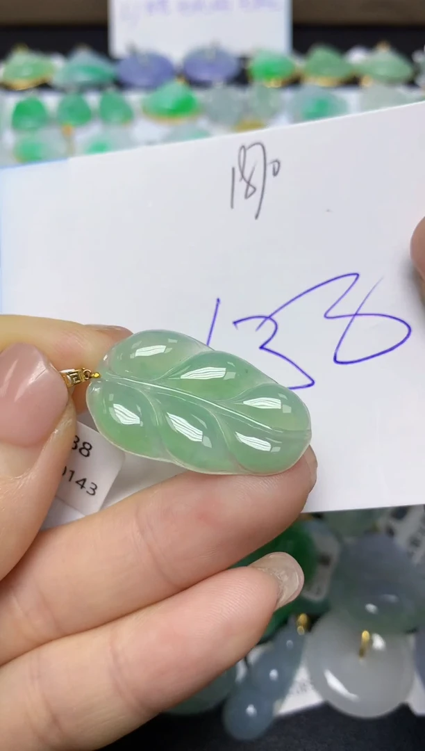【闪购商品】翡翠挂件18K金镶嵌 天然翡翠A货
