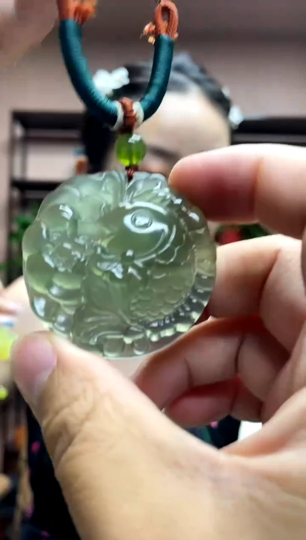 岫玉未镶嵌吊坠·