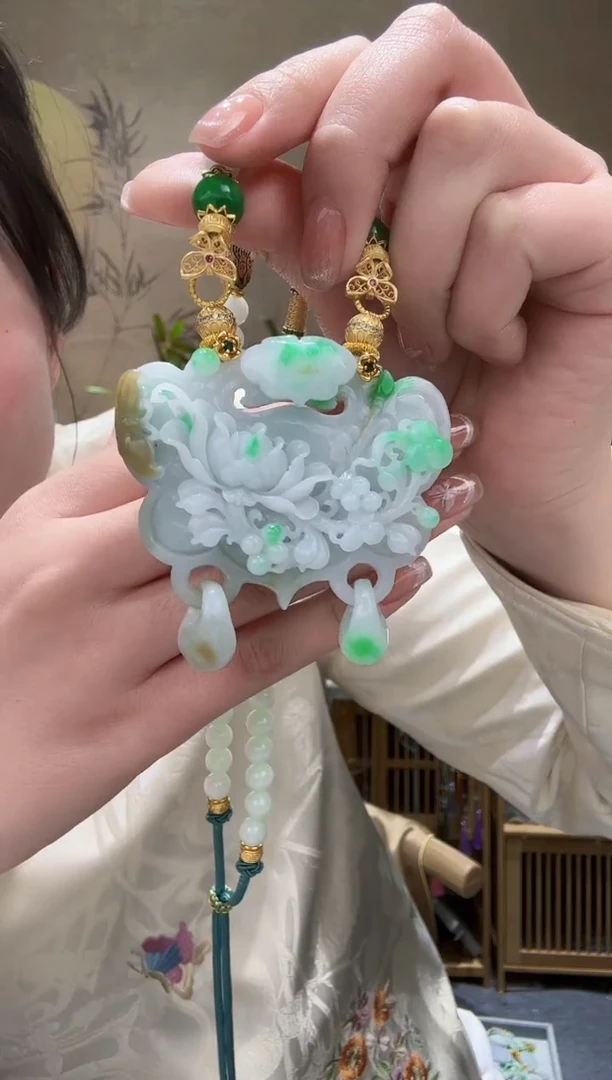【闪购商品】翡翠颈饰未镶嵌吊坠