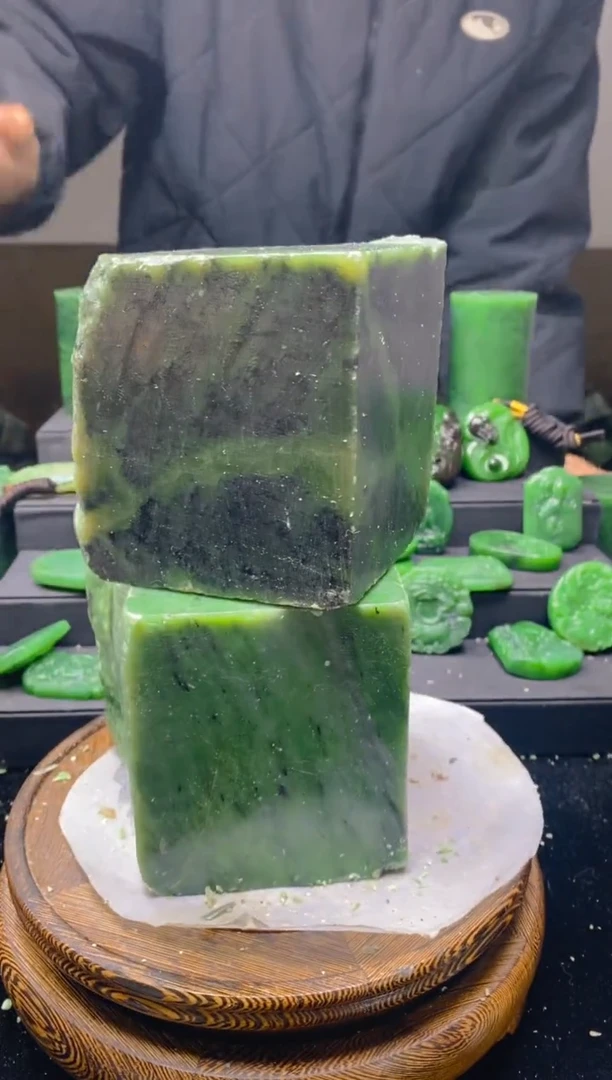 未镶嵌和田玉珠宝半成品1