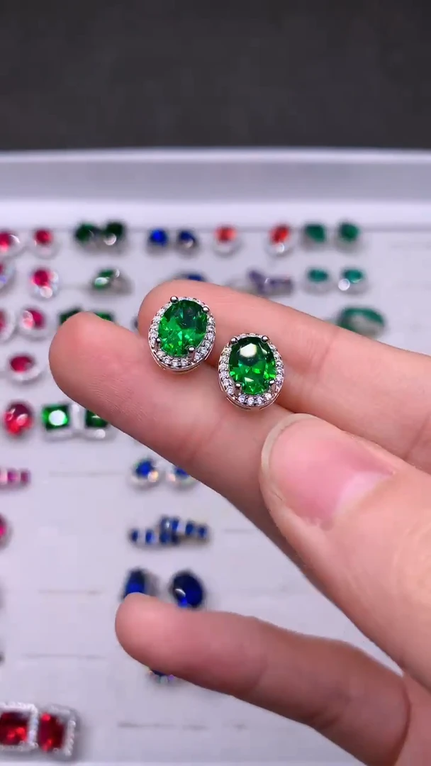 【闪购商品】石榴石（沙弗莱）耳饰银S925镶嵌····