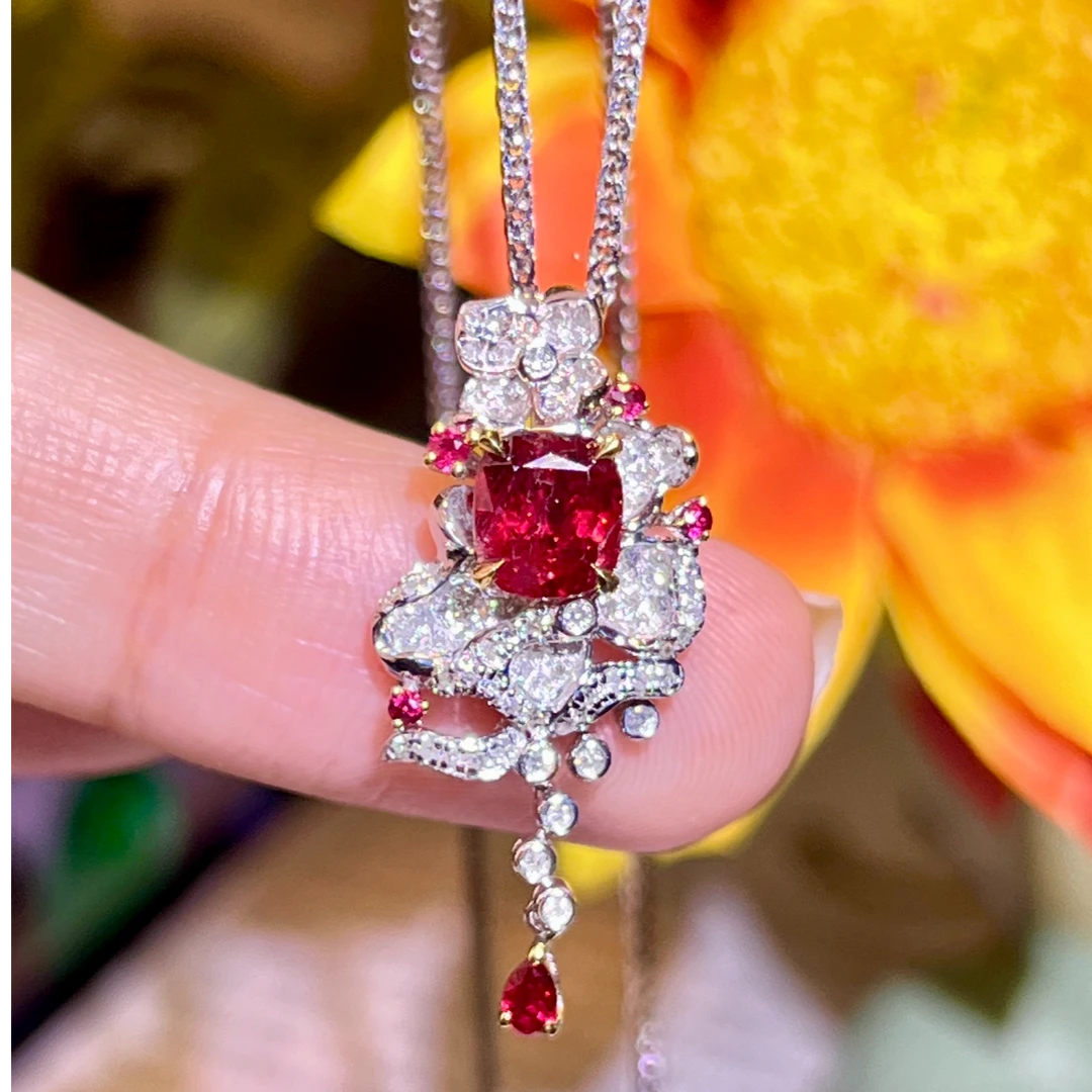 18K金镶嵌莫桑比克天然无烧鸽血红红宝石吊坠/不含链日常简约百搭