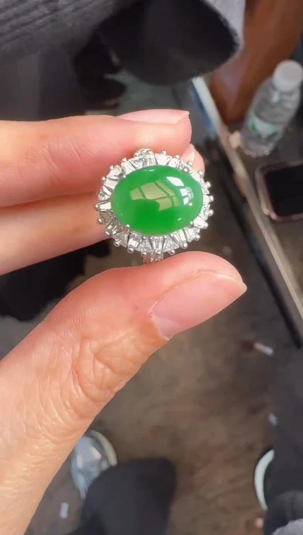 未镶嵌定制翡翠翡翠A货有轻微色差属于正常现象，戒指多样性发货1