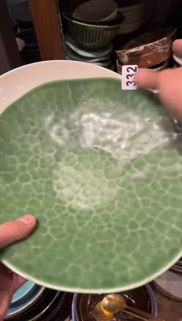 【闪购商品】瓷片332微瑕白色加绿色大盘2个