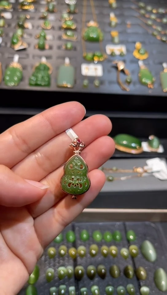 【闪购商品】和田玉碧玉葫芦吊坠银S925镶嵌多样性发一