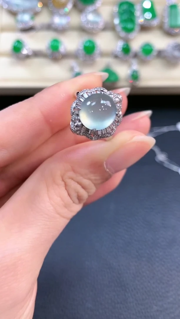 【闪购商品】翡翠戒指18K金镶嵌b75