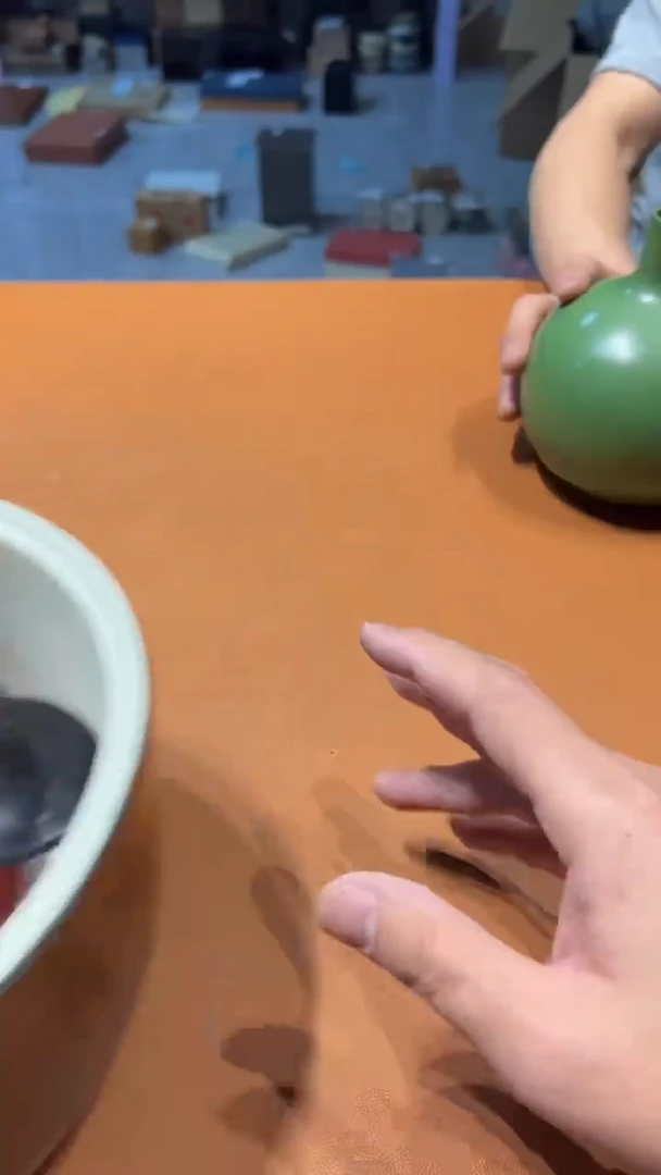 新*阿达西日瓷摆件082