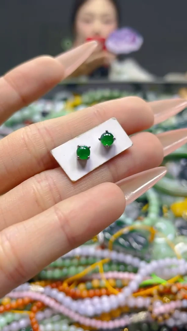 颈饰未镶嵌翡翠/J/翡翠A货，一件也是批发价