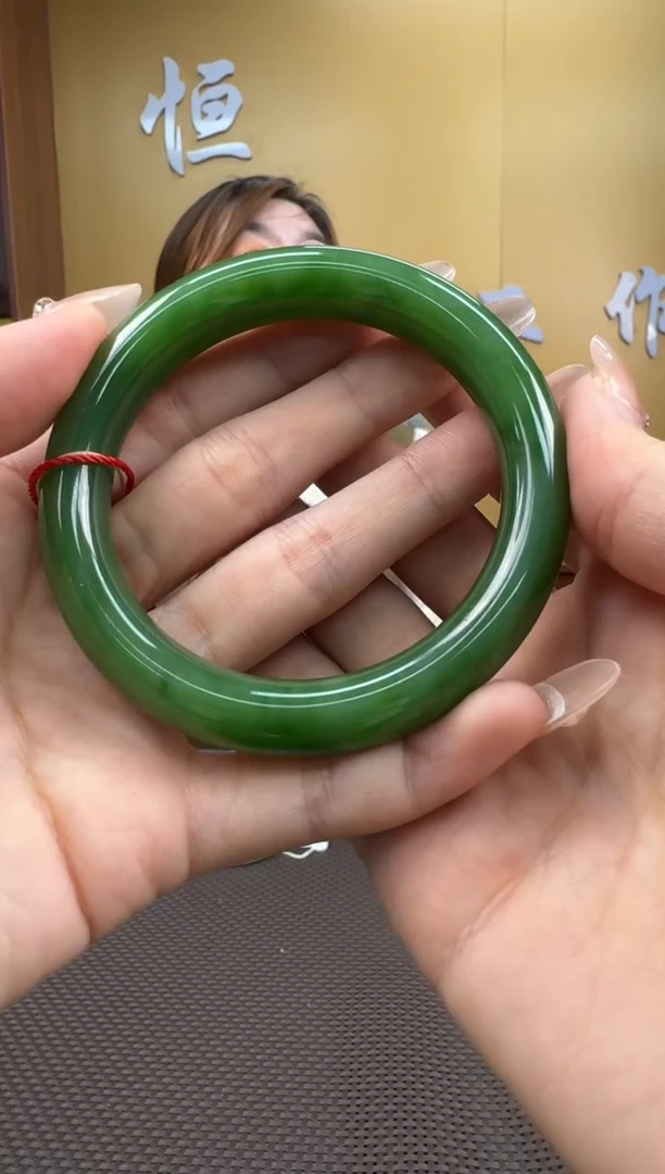 【闪购商品】和田玉手镯未镶嵌58