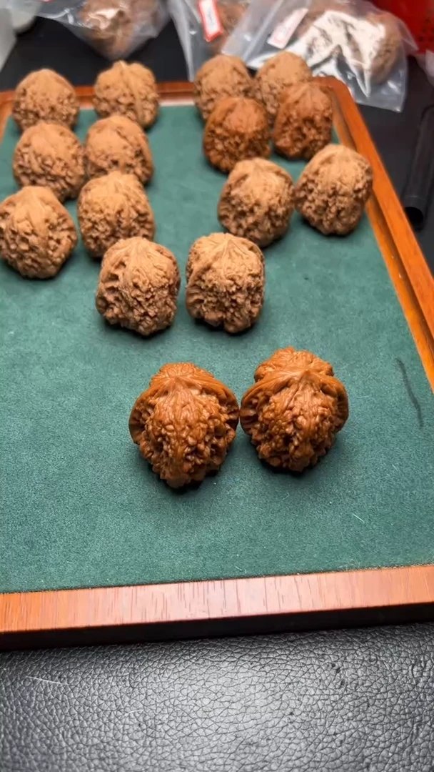 文玩核桃把件37凹底