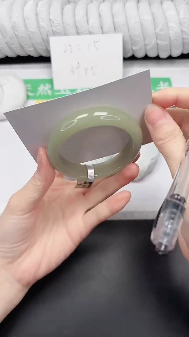 未镶嵌手镯石英质玉42-52.6D