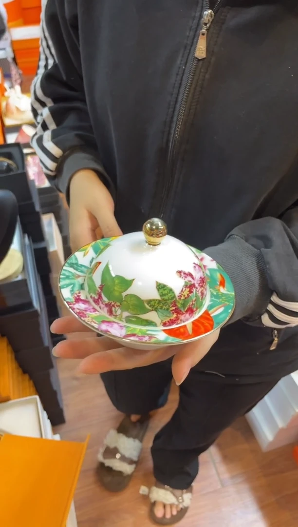杯鸿辉家品牌瓷器，京东包邮！