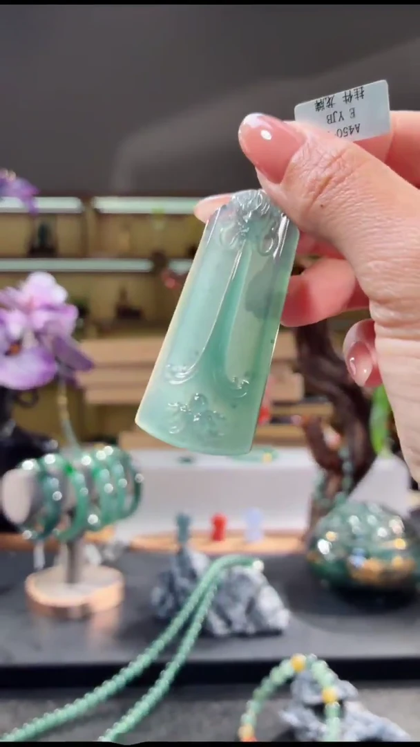 吊坠(不含链)未镶嵌翡翠龙牌