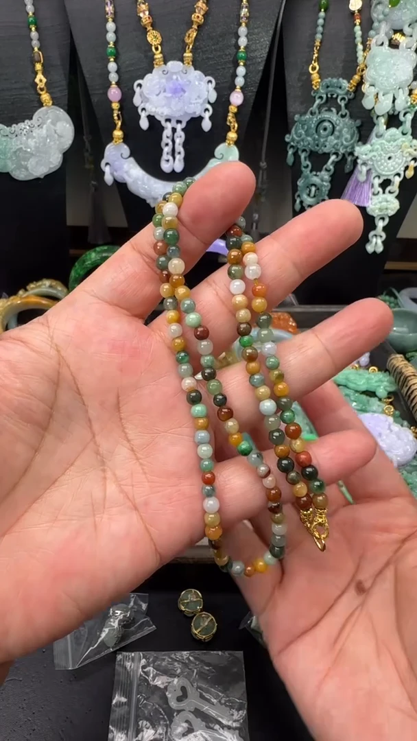 颈饰未镶嵌翡翠吊坠