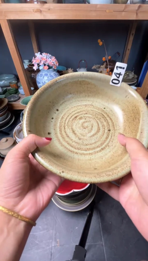 瓷片李*一041和春光异型盘