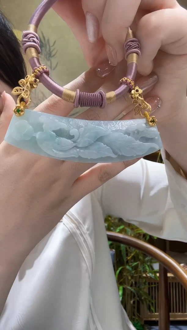 翡翠未镶嵌颈饰吊坠