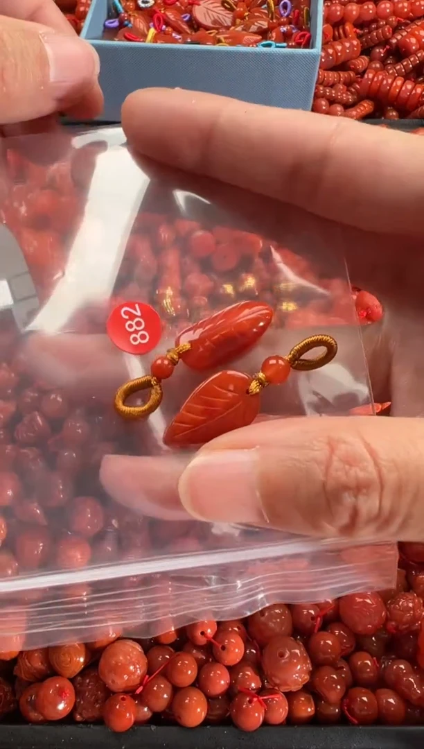【闪购商品】南红玛瑙颈饰未镶嵌1