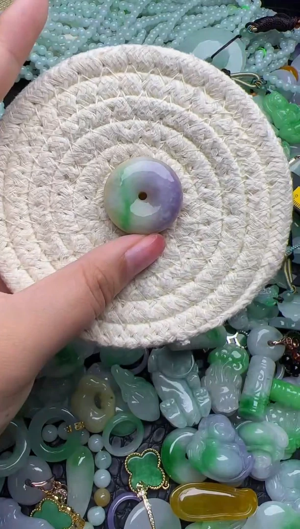 翡翠未镶嵌颈饰天然缅甸翡翠吊坠