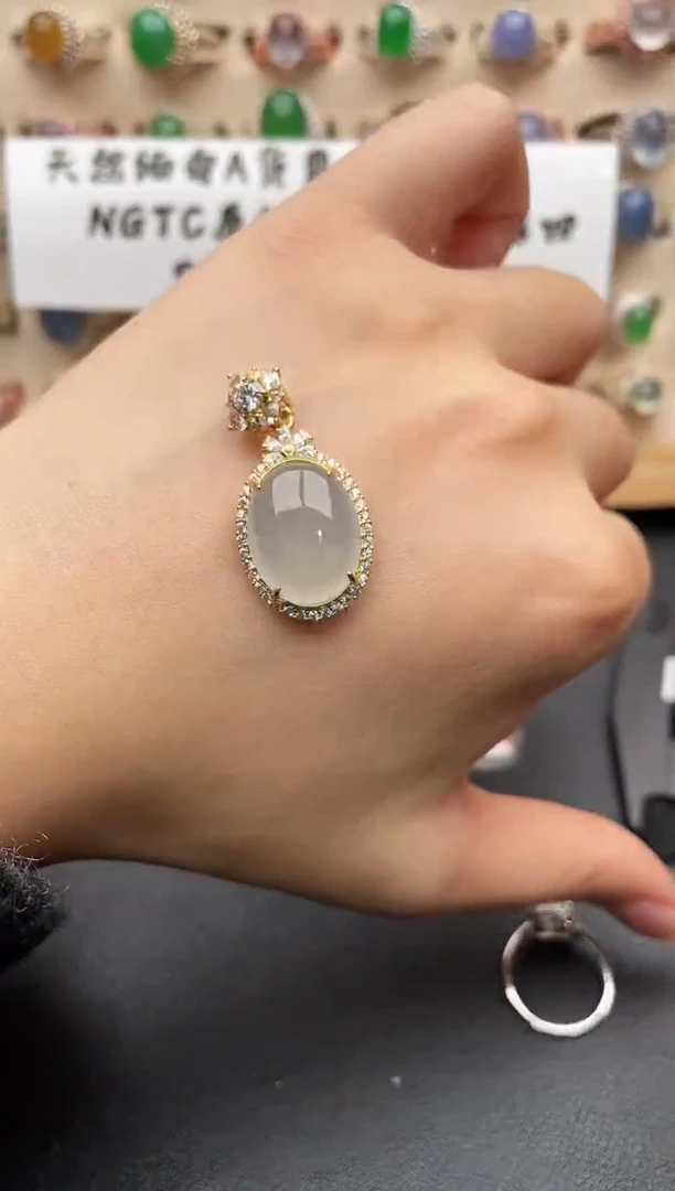 吊坠(不含链)银S925镶嵌翡翠一物一证一礼盒