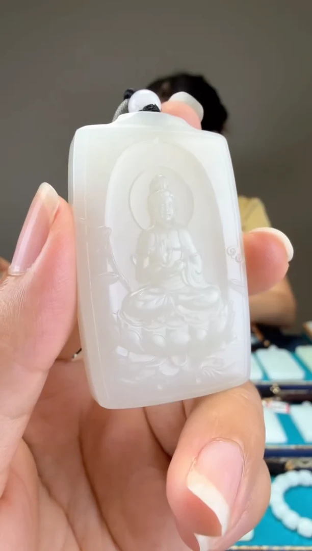 和田玉未镶嵌颈饰1