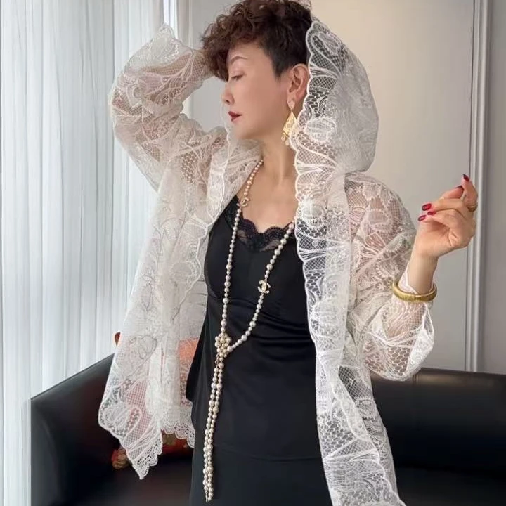 早春法式百搭水溶花镂空连帽衬衫117