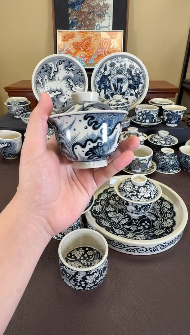 疯****间二号釉纯海浪元宝盖碗