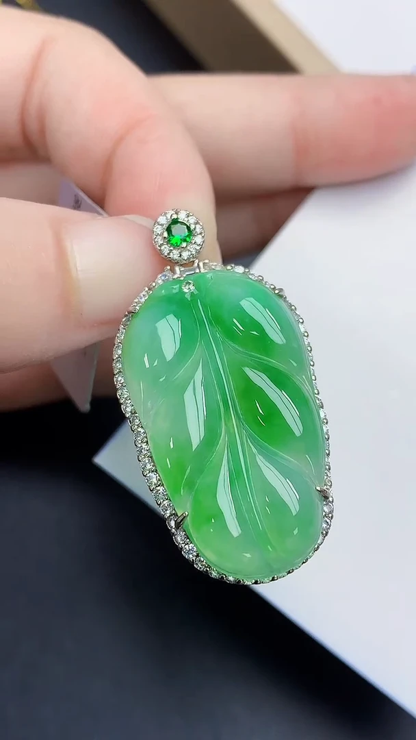 颈饰银S925镶嵌翡翠天然缅甸A货百元以上9元证书费自理
