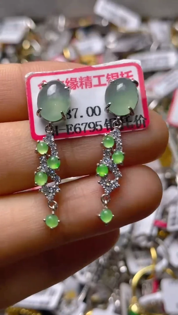 银S925镶嵌戒指翡翠百内无证书