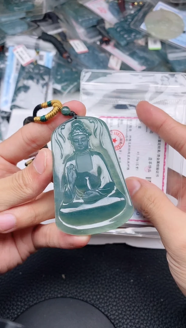 颈饰未镶嵌翡翠