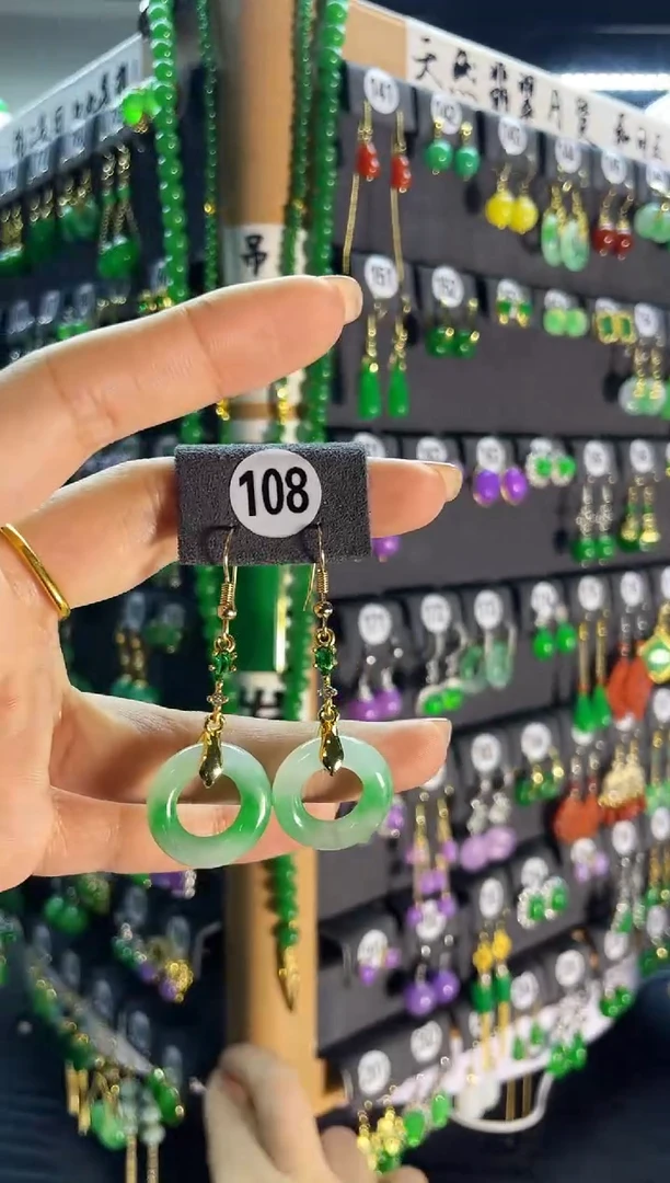 【闪购商品】翡翠耳饰银S925镶嵌108...