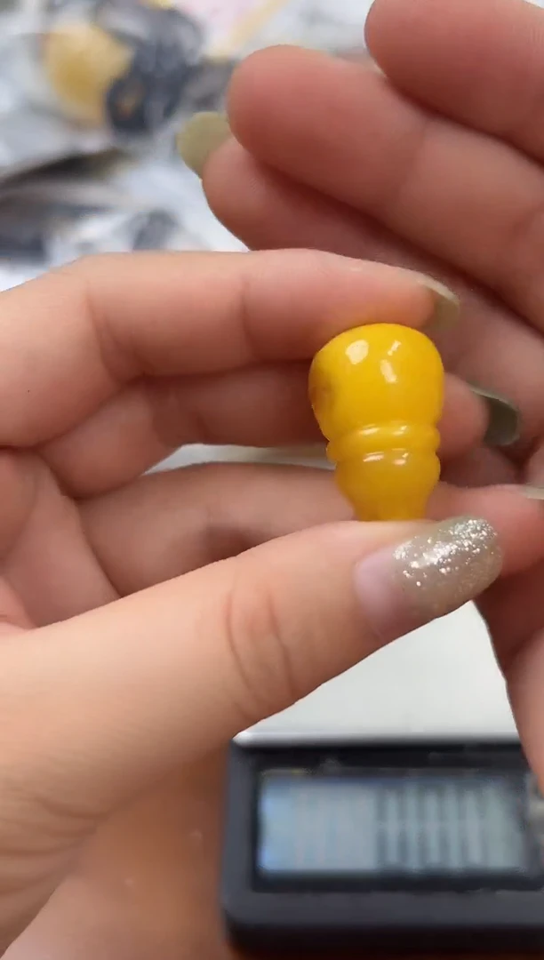 未镶嵌蜜蜡裸石蜜蜡吊坠