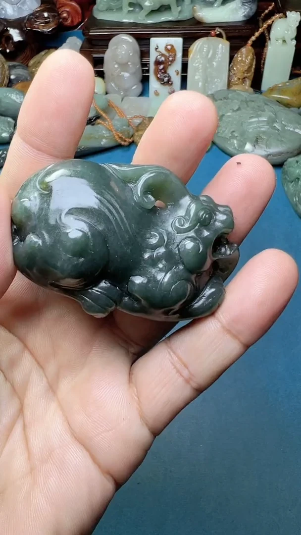 未镶嵌和田玉把件-