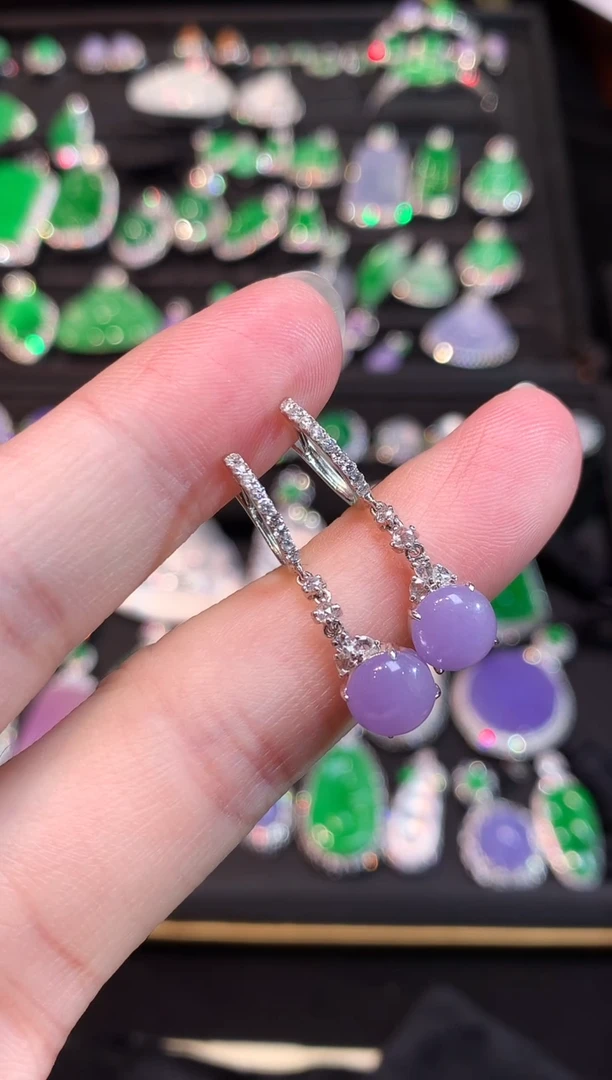 18K金镶嵌翡翠耳饰红椿紫蛋面耳坠