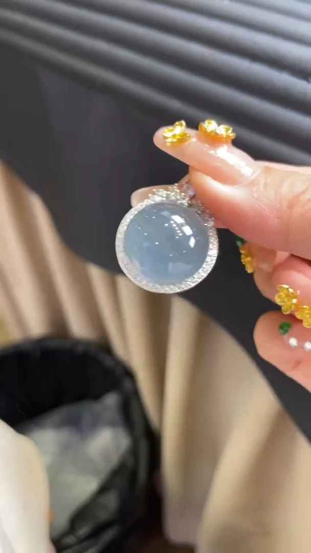 【闪购商品】翡翠颈饰未镶嵌      *A25 (只发一件)