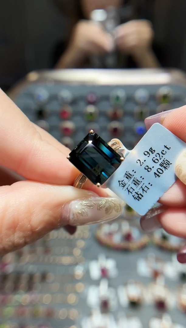 18K金镶嵌戒指碧玺8.62.