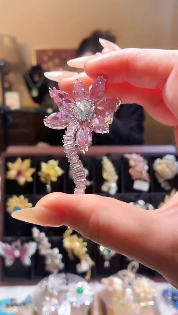 合成立方氧化锆铜合金六叶粉花