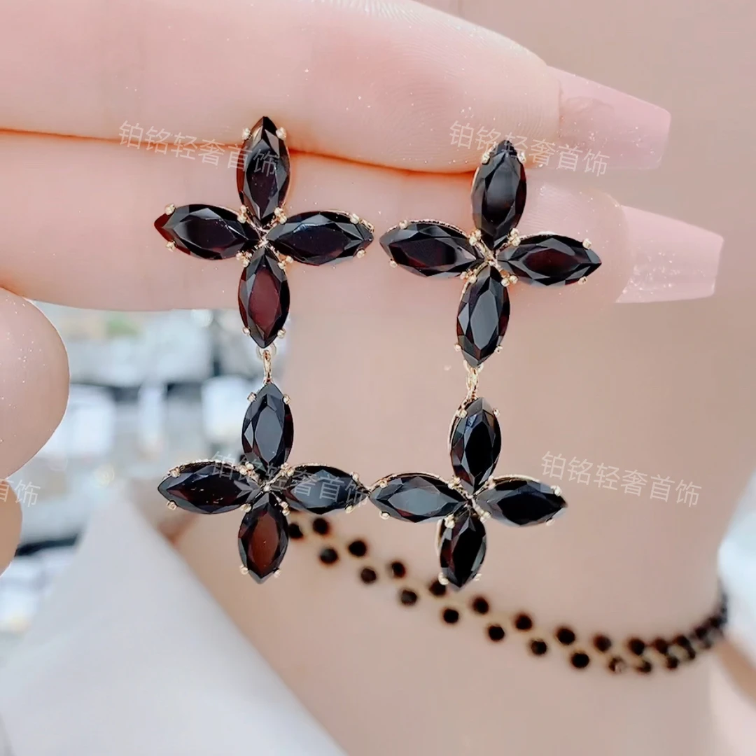 铜合金合成锆石耳饰 0761时尚黑色简约百搭花朵耳钉耳环