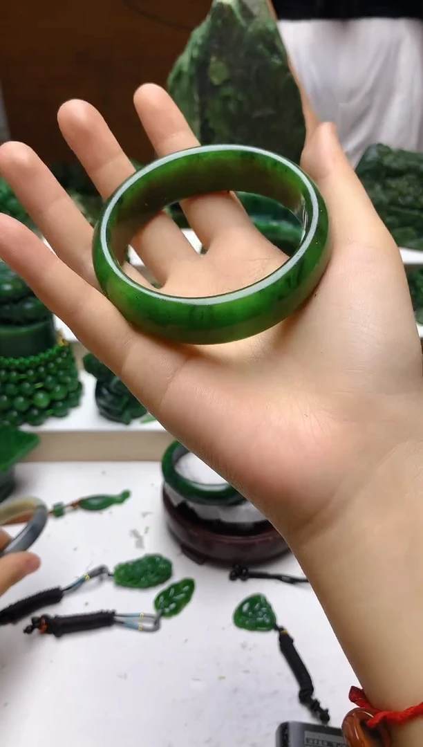 未镶嵌和田玉（碧玉）珠宝半成品60